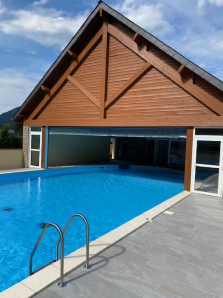 Appartement Tres Agreable Dans Belle Residence, Classe 3 Etoiles Par Le Comite Departementale Du Tourisme En Haute Garonne Bagnères-de-Luchon エクステリア 写真